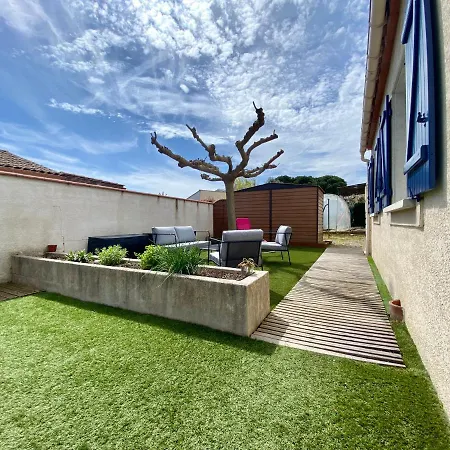 Holiday home Maison D'orient Villegailhenc